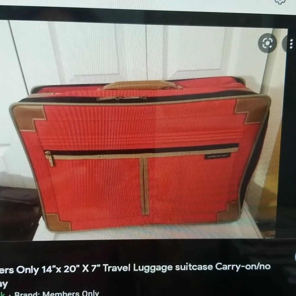 VINTAGE MEMBERS ONLY OLIVE GREEN SUITCASE/ CARRY-ON LUGG 14
